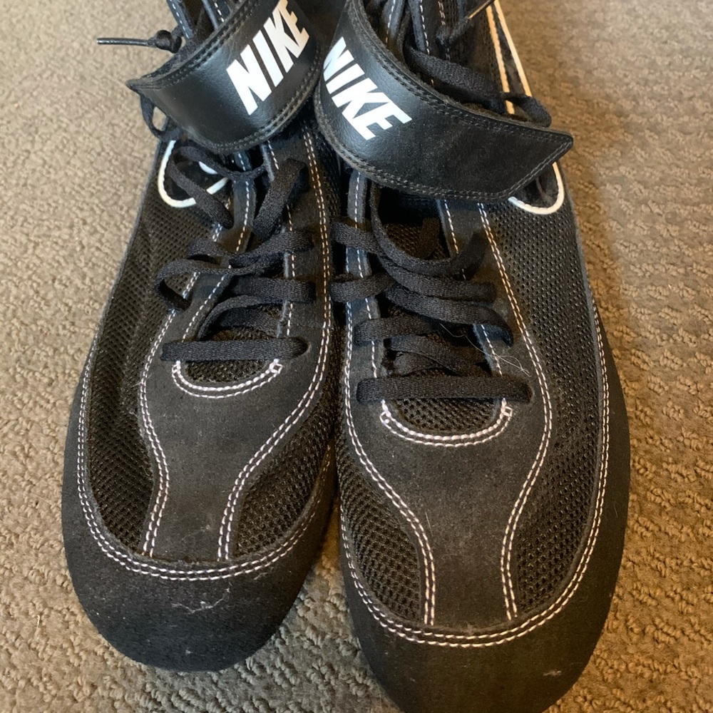 Nike men’s wrestling shoes 10.5
